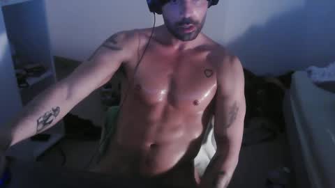 Snapshot of leo1991lol chatting on 01/22/25, 12:38 leo1991lol online show from 01/22/25, 12:38