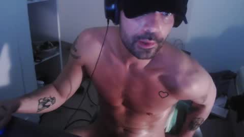 Snapshot of leo1991lol chatting on 02/04/25, 01:48 leo1991lol online show from 02/04/25, 01:48