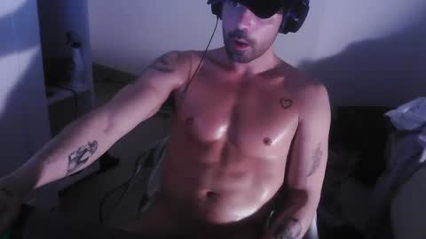 Snapshot of leo1991lol chatting on 03/05/25, 04:45 leo1991lol online show from 03/05/25, 04:45