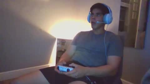 Snapshot of leo7_05 chatting on 12/01/25, 03:33 leo7_05 online show from 12/01/25, 03:33