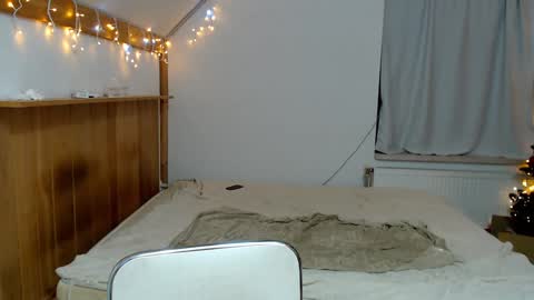 Snapshot of leo_and_lori chatting on 01/13/25, 11:49 Leo and Lori online show from 01/13/25, 11:49
