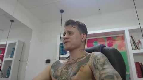 Snapshot of leo_cumming01 chatting on 02/09/25, 04:40 Yesid online show from 02/09/25, 04:40