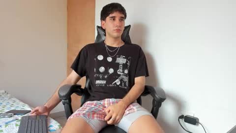 Snapshot of leo_jones389 chatting on 03/08/25, 06:47 Leo Jones online show from 03/08/25, 06:47