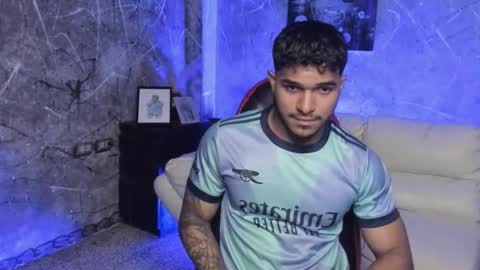 Leo independent model online show from 10/29/25, 12:24