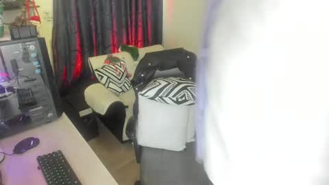 Leon online show from 12/28/24, 06:40