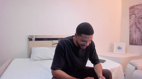 Snapshot of leonardgrant_ chatting on 02/05/25, 05:30 Leonard online show from 02/05/25, 05:30