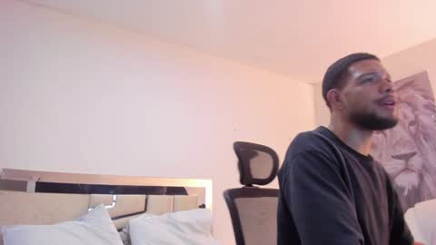 Snapshot of leonardgrant_ chatting on 02/05/25, 08:43 Leonard online show from 02/05/25, 08:43