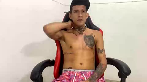 Snapshot of leonardo_twinks chatting on 10/21/25, 06:03 Leonardo Adams online show from 10/21/25, 06:03