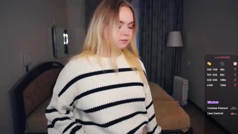 Hello everyone Im Lora Its my first day Were going to have fun together online show from 10/06/25, 05:16