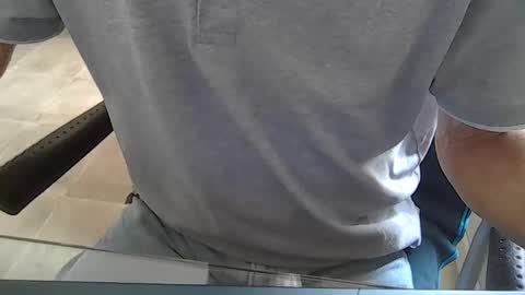 Snapshot of leoufdedingue chatting on 10/09/25, 08:34 CESTMOI75100 online show from 10/09/25, 08:34