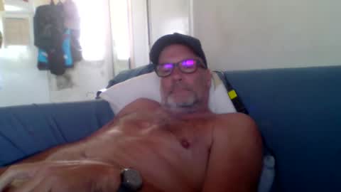 Snapshot of leporonga chatting on 10/18/25, 04:19 leporonga online show from 10/18/25, 04:19