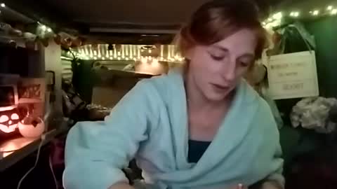 Snapshot of lesleygumgrass chatting on 11/03/25, 08:37 LesleyGumGrass- The Boring Trans girl online show from 11/03/25, 08:37