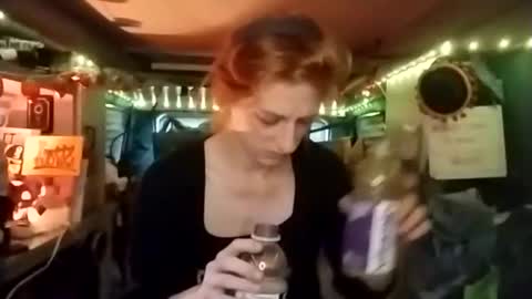 Snapshot of lesleygumgrass chatting on 11/16/25, 09:31 LesleyGumGrass- The Boring Trans girl online show from 11/16/25, 09:31