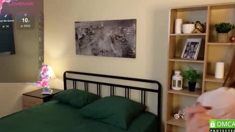 Tracy online show from 10/26/25, 06:14