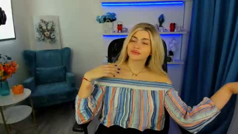 lesliemineg online show from 10/18/25, 07:47