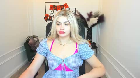 lesliemineg online show from 10/27/25, 11:36