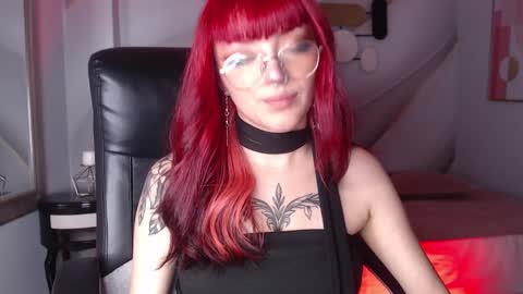 Snapshot of lessboobs_gh chatting on 01/08/25, 12:05 Less online show from 01/08/25, 12:05