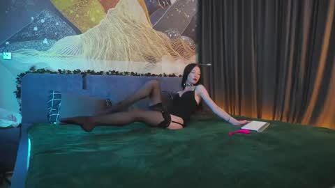 Hi my name is Lessy I am 18 years old. Im new here but I really like making new acquaintances online show from 09/21/25, 11:17