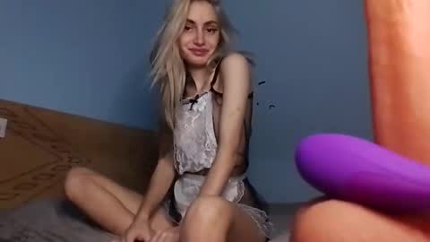 lesyawhite online show from 10/30/25, 06:08