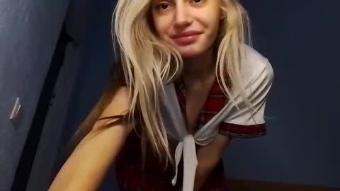 lesyawhite online show from 11/01/25, 06:43