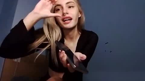 lesyawhite online show from 11/02/25, 06:54