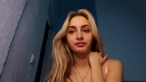 lesyawhite online show from 11/08/25, 05:51