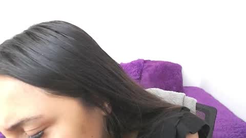 letzia77_ online show from 09/17/25, 12:29