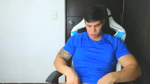 Snapshot of levelingg chatting on 12/19/24, 02:56 levelingg online show from 12/19/24, 02:56