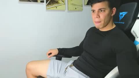 Snapshot of levelingg chatting on 01/31/25, 03:20 levelingg online show from 01/31/25, 03:20