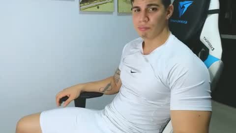 Snapshot of levelingg chatting on 02/05/25, 02:19 levelingg online show from 02/05/25, 02:19