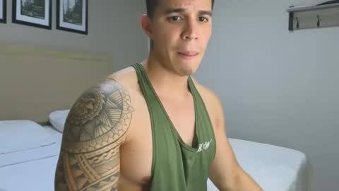 Snapshot of levelingg chatting on 11/27/25, 02:35 levelingg online show from 11/27/25, 02:35