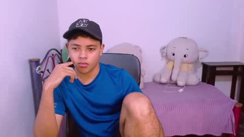 Snapshot of levii_7 chatting on 10/06/25, 09:45 0600AM-1200PM - online show from 10/06/25, 09:45