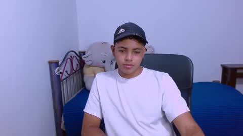 Snapshot of levii_7 chatting on 10/15/25, 10:10 0600AM-1200PM - online show from 10/15/25, 10:10