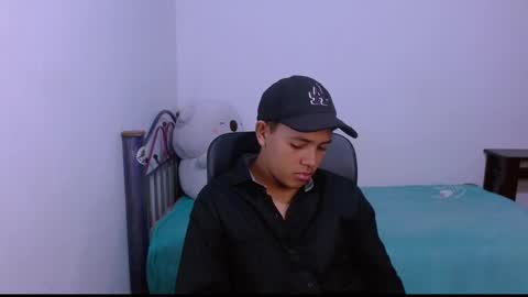 Snapshot of levii_7 chatting on 10/30/25, 01:18 0600AM-1200PM - online show from 10/30/25, 01:18