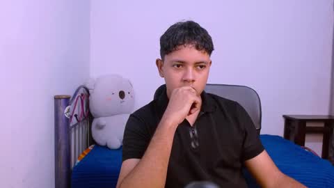 Snapshot of levii_7 chatting on 11/17/25, 03:34 0600AM-1200PM - online show from 11/17/25, 03:34