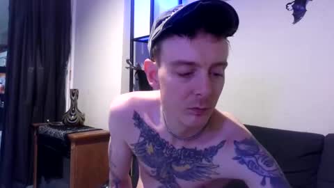 Snapshot of lewd_palindrome chatting on 09/10/25, 02:33 lewd palindrome online show from 09/10/25, 02:33