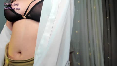 Snapshot of lexia_coy chatting on 02/02/25, 05:37 Vicki online show from 02/02/25, 05:37