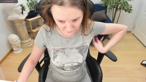 Snapshot of lexihoward chatting on 12/10/24, 10:06 Lexi online show from 12/10/24, 10:06
