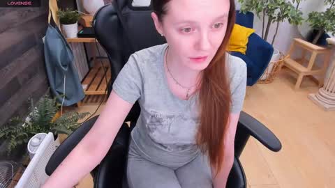 Snapshot of lexihoward chatting on 03/12/25, 06:51 Lexi online show from 03/12/25, 06:51