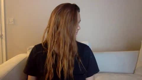 Snapshot of lexiial0 chatting on 02/01/25, 06:00 Alexia L. online show from 02/01/25, 06:00
