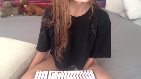 Snapshot of lexiial0 chatting on 10/03/25, 02:58 Alexia L. online show from 10/03/25, 02:58
