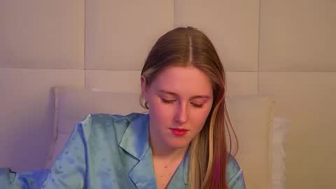 Lexi online show from 11/16/25, 06:13