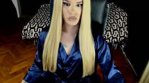 Snapshot of lexxymiss chatting on 10/04/25, 04:27 eva lexy you may call me Miss online show from 10/04/25, 04:27
