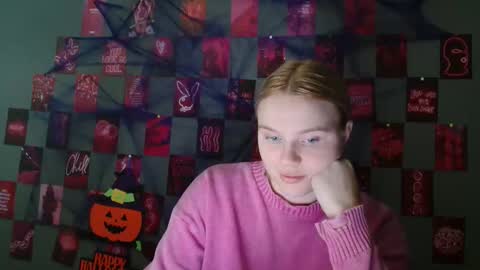 Leyla online show from 10/25/25, 05:59