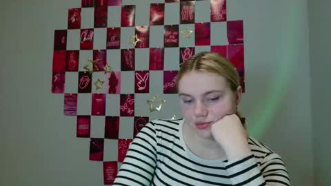 Leyla online show from 11/20/25, 07:08