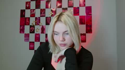 Leyla online show from 11/22/25, 07:07