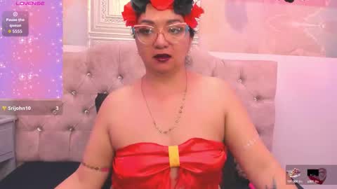 Leyla smithh online show from 10/31/25, 02:29