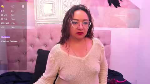 Leyla smithh online show from 11/09/25, 01:42