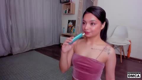 Snapshot of leyla_tyler chatting on 11/18/25, 09:25 Leyla online show from 11/18/25, 09:25