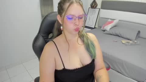   online show from 03/04/25, 03:59